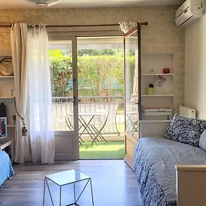 CANNES STUDIO - 4P , wifi , stationnement gratuit Appartamento