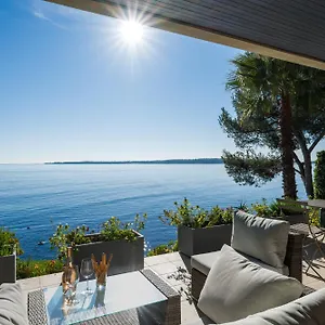 Adriana By Terry's Homes Waterfront Seaview Apartment